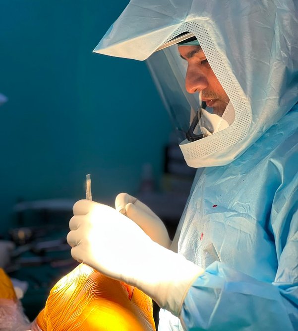 Dr. Vivek Jadawala - Consultant Orthopaedic Surgeon